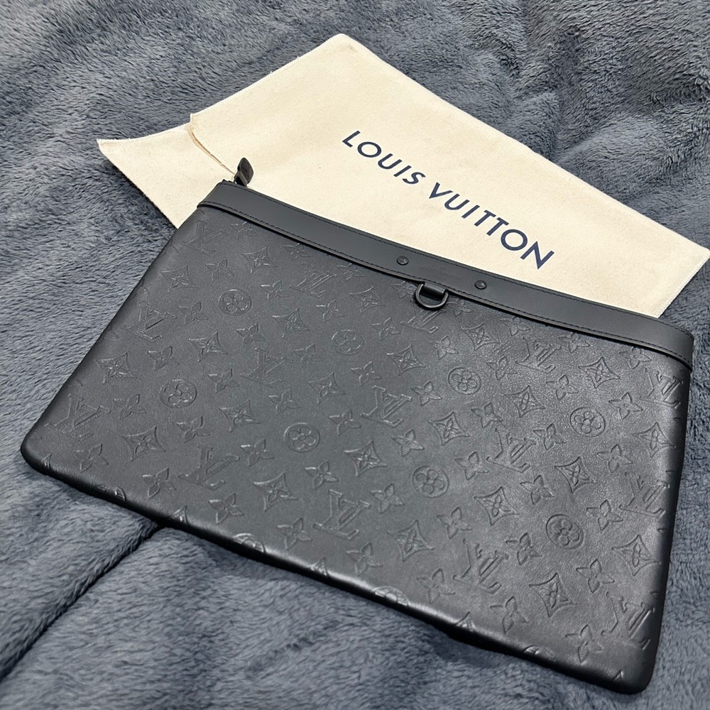 Louis Vuitton Pochette Discovery